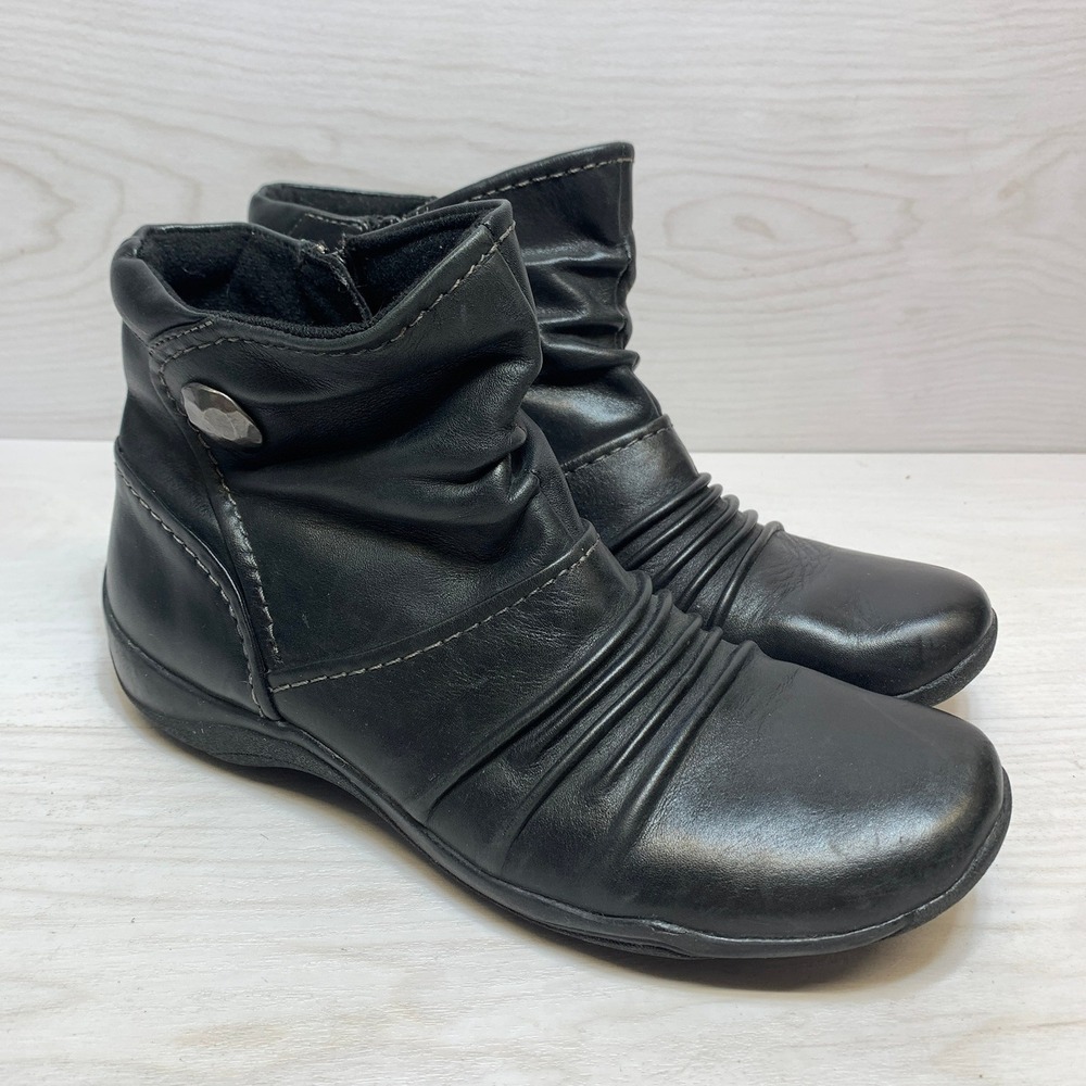 Clarks Womens 8M Ankle Boots Ruched Leather Black Side Zip Comfort Booties